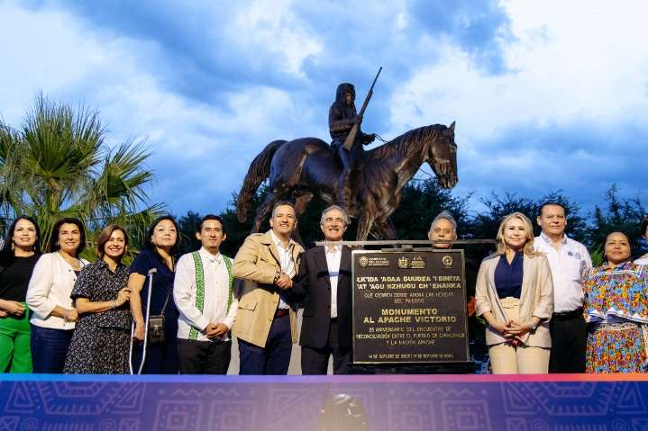 Trasladan monumento del jefe Victorio a la Plaza Tierra de Encuentro