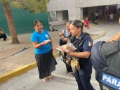 Reparten alimentos a ciudadanos en vigilia por familiares hospitalizados