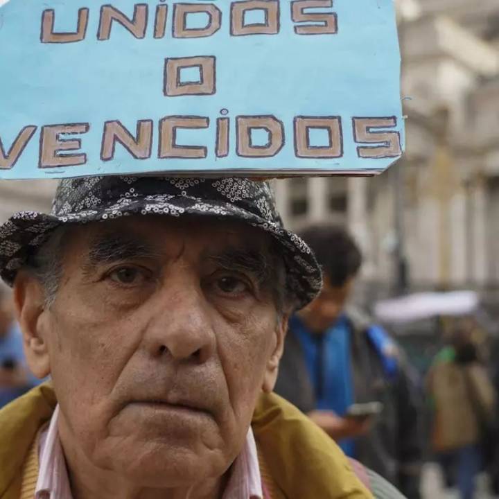 Se viene una resistencia más dura: alzan su voz los jubilados, médicos, estatales, universitarios y personas con discapacidad