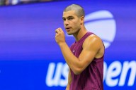 Carlos Alcaraz Asks for Apology From US Open Crowd Over This Cheeky Reason Carlos Alcaraz makes a sincere apology to eager fans despite dominating the court in the second round of the 2025 US Open for