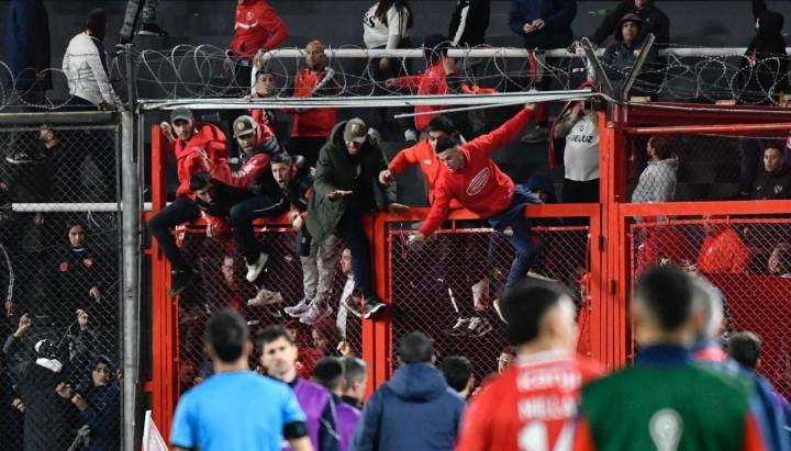 Ordenan liberación de 104 detenidos tras incidentes en partido entre Independiente y la U