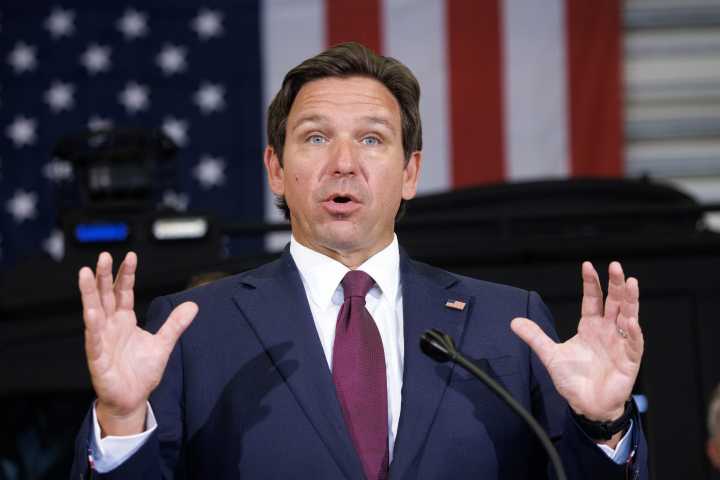 Florida anuncia su “Depósito de deportación”, nuevo centro para migrantes