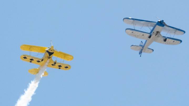 Small plane crashes at Ohio airport; pilot survives