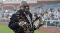Dusty Baker ya posa con la franela de Nicaragua para el Clásico Mundial de Béisbol