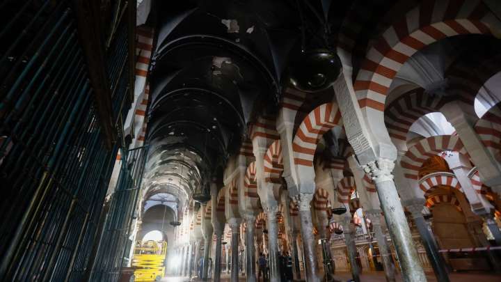 La Mezquita-Catedral de Córdoba retoma su normalidad tras el incendio