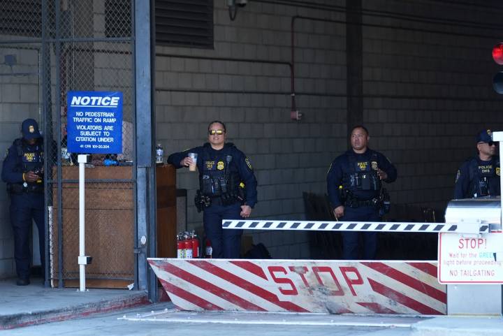 ICE arresta alrededor de 30 personas en operativos en Los Ángeles