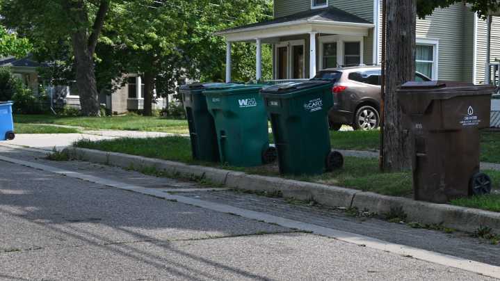 Should private trash haulers be barred from Lansing? Council considers idea