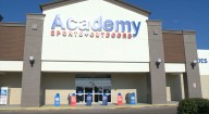 Academy Sports + Outdoors celebrates Boardman grand opening with a gift to the community