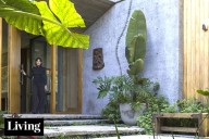 "Sentí que debía resignificar la vuelta”. Construyó su casa en el terreno donde creció, y fusionó sus recuerdos de infancia con diseños pensados en familia