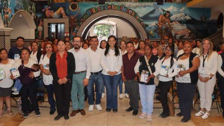Ariadna Ayala equipa con kits médicos a 30 Casas de Salud en Atlixco, Puebla
