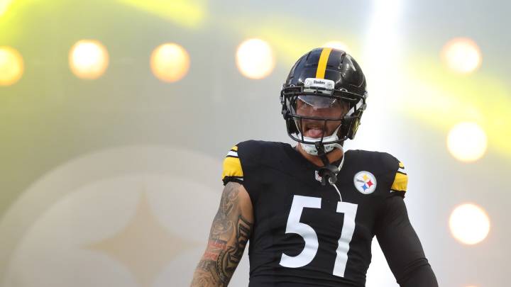 Steelers OLB Nick Herbig leaves with hamstring injury