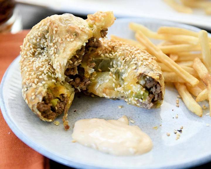Recipe: Cheeseburger rice paper spirals offer tasty gluten