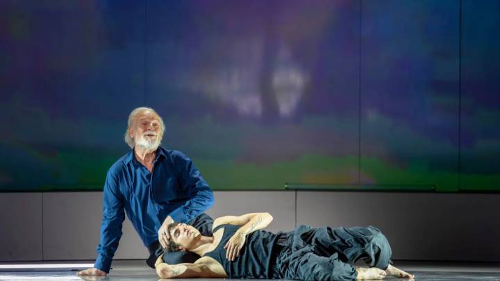 Lluís Homar se corona emperador recreando 'Memorias de Adriano' en el Teatro romano de Mérida