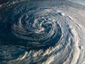 Alerta por el huracán Erin: cómo sigue la trayectoria según el reporte del Centro Nacional de Huracanes de este 13 de agosto