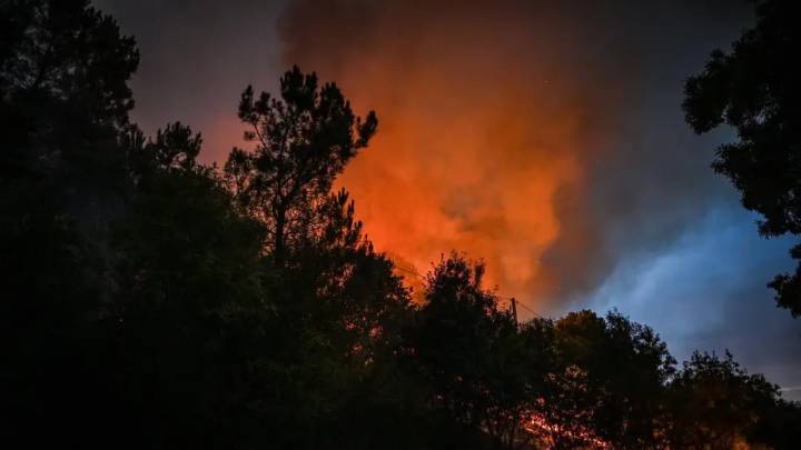 La madre de un brigada herido en los incendios de Galicia: "Está intubado y sedado"