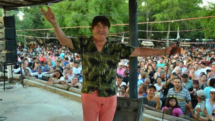 Dolor en ámbito musical: murió "Johnny" Mendizabal, exvocalista de Los Alfiles