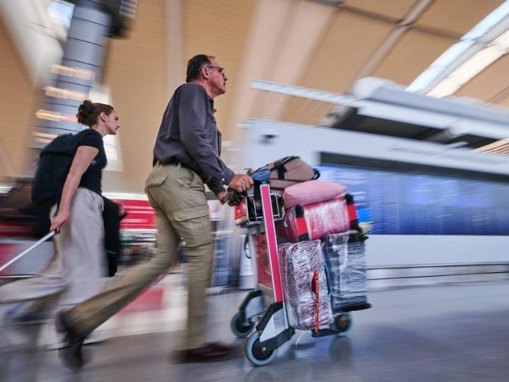 Union: Air Canada flight attendants says strike to continue