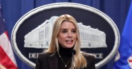 Pam Bondi acusa a Nicolás Maduro de ‘sobornar’ a México para permitir paso de droga hacia EE. UU.