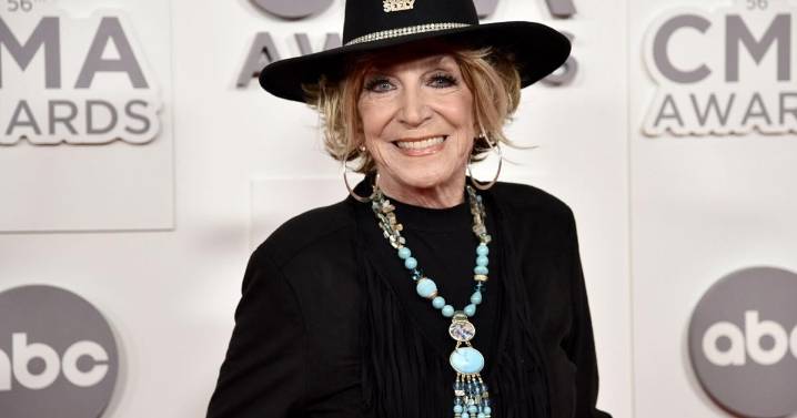 Jeannie Seely, soulful country singer behind hits like 'Don't Touch Me,' dies at 85