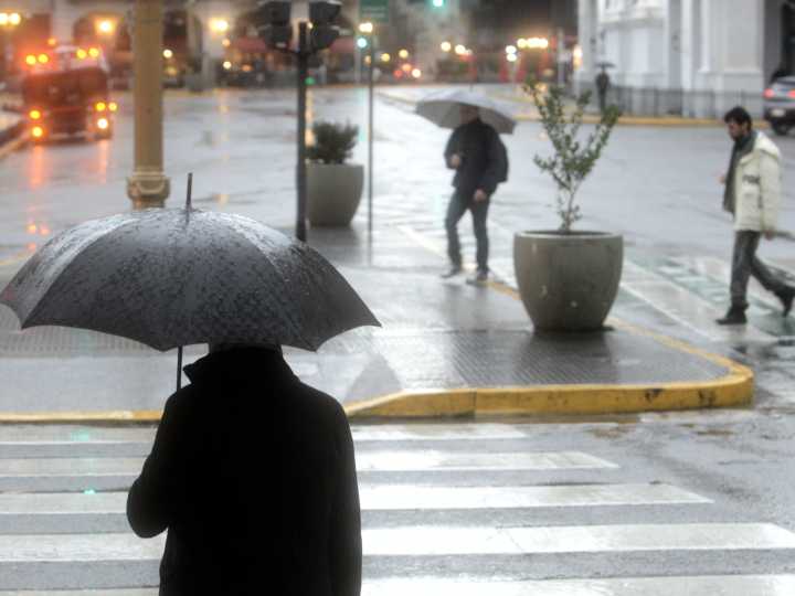 Alerta naranja por ciclogénesis en el AMBA: pronostican que las lluvias de hoy superarán en un día el promedio histórico de agosto en la Ciudad