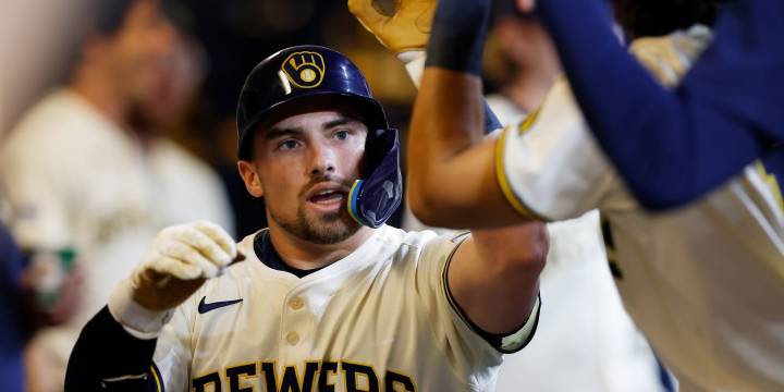 Brewers ride 5-run third inning to win over D