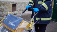 Una trabajadora acumula 84 contratos en 20 años y Correos la despide: la Justicia sentencia una indemnización de 10.000 euros