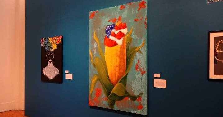 Egresados de Artes Visuales de la UDCI cierran su ciclo con exposición en la Casa de la Cultura
