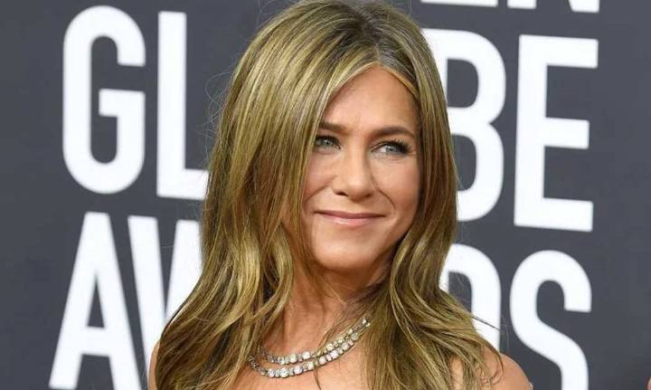 Jennifer Aniston presentó a su nuevo novio en medio de unas millonarias vacaciones por España
