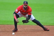 Report: Cubs reach deal with Carlos Santana