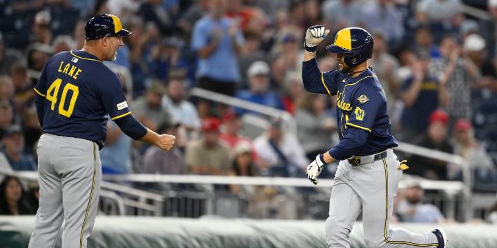 Brewers churn out MLB-best 25 hits in 16