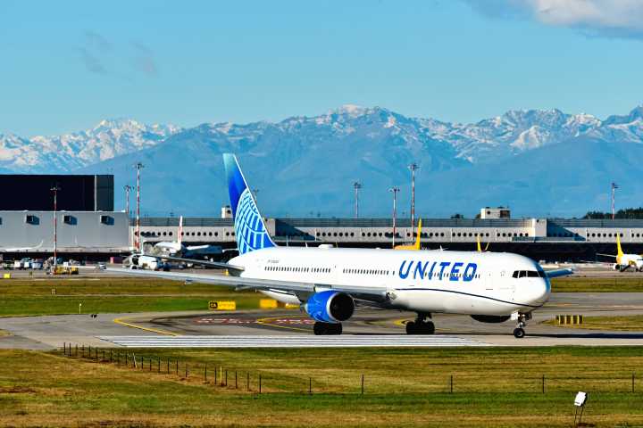 "Is It Infamous Seat 11A?" Delta And United Passengers Launch Unusual Lawsuit Over Unpopular Seats Despite Paying Extra