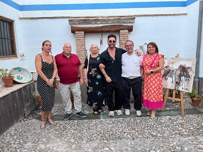 Juan Mar expone en Valderrubio más de 70 obras que evocan la Memoria Histórica