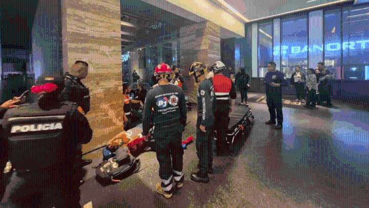 Desplome de elevador en Plaza Mitikah deja dos heridos y provoca desalojo