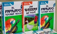 Gustavo Álvarez Gardeazábal presenta su obra El papagayo