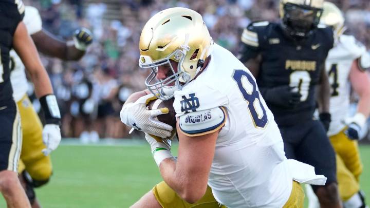 Notre Dame loses offensive depth with TE Bauman, RB Young injuries