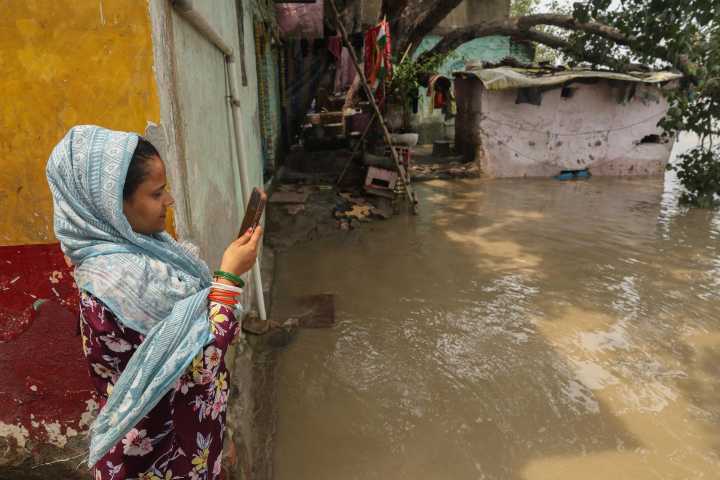 Cinco desaparecidos en el centro de la India por las lluvias que mantienen alerta a Bombay