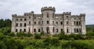 Scottish castle where Prime Minister and family of Harry Potter star stayed in ruins