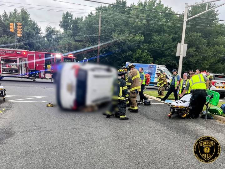 Minor injuries reported in Gloucester Township rollover crash