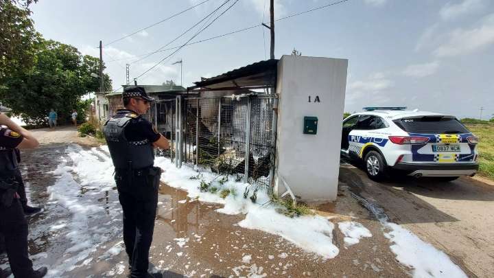 Hospitalizado un joven de 26 años tras incendiarse su casa de Carpesa (Valencia)