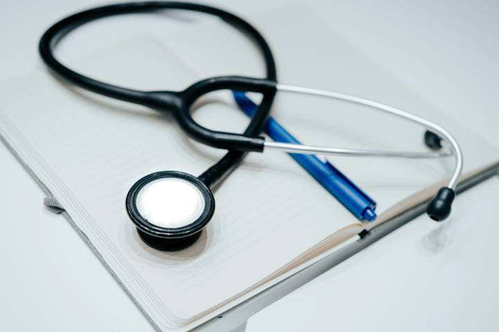 ¿Cuál es el acceso a la salud y a la seguridad social en Querétaro?