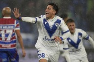 Cantando bajo la lluvia. ¡A cuartos de la Libertadores! En media hora, Vélez marcó la diferencia y eliminó a un equipo de Brasil