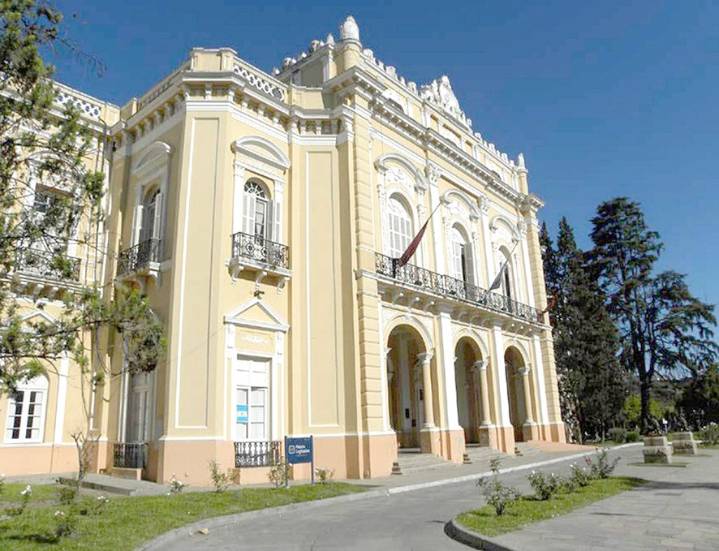 Debate caliente por la donación de terrenos a los profesionales de La Loma
