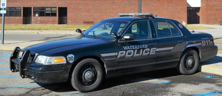 Teen arrested for allegedly spray painting graffiti on Waterford gas station