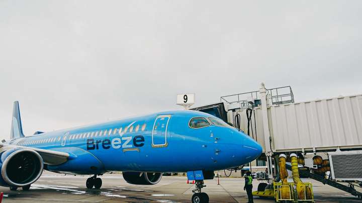 Breeze Airways flight diverts after passenger breaks restraints