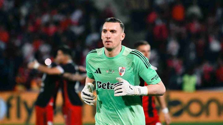 River avanzó por penales gracias a Franco Armani