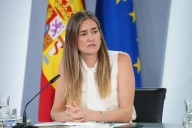 La ministra para la Transición Ecológica se desmarca de los 'tuits' de Puente sobre los incendios: "Ahora tenemos que estar 100% todos unidos y dedicados a la extinción"