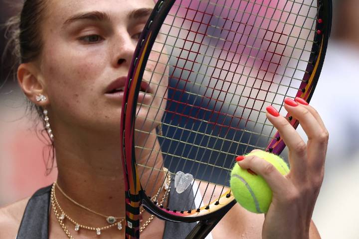 El despertar de Swiatek, quebradero y estímulo para la defensora Sabalenka