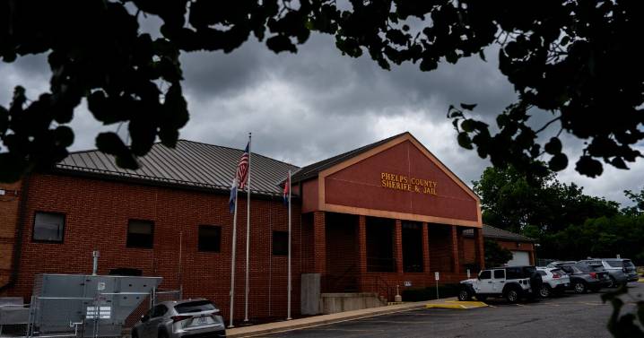 A Missouri jail cuts ties with ICE, citing costs to house detainees