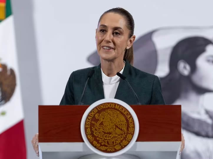 Sheinbaum mantiene alta aprobación; llega a primer informe con 70%: encuesta