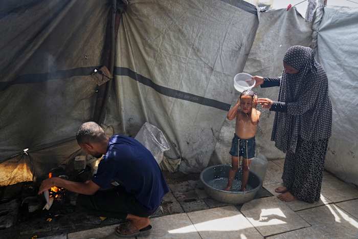 Heat and thirst drive families in Gaza to drink water that makes them sick